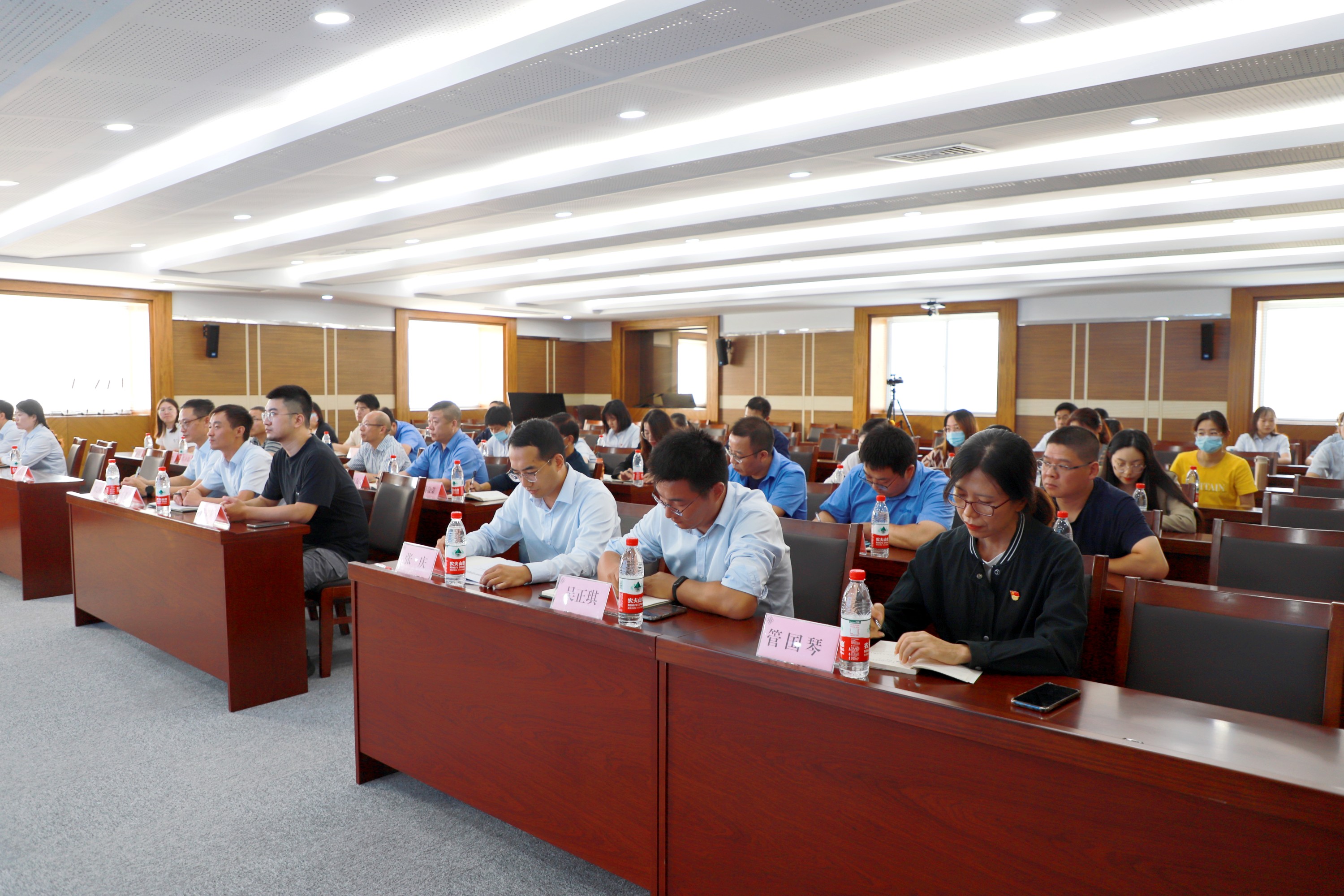 bv伟德源自英国始于1946集团开展纪检监察业务培训暨警示教育会议